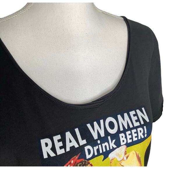 Life Is Good Real Women Drink Beer Rosie The Riveter Graphic Tee Large NWT - Picture 2 of 8